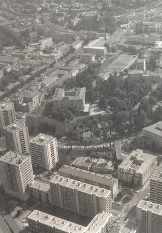 Z.A.C. de la Rotonde aménagée, quai Boissier de Sauvages, Fort Vauban, salle polyvalente, vue Sud-Ouest