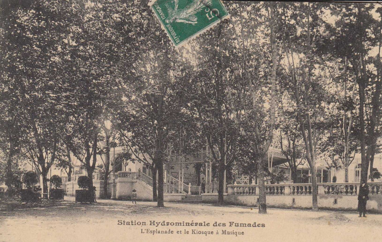 Station hydromérale des Fumades. L'esplanade et le kiosque à musique