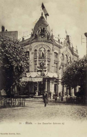 Les Nouvelles Galeries, place de la République