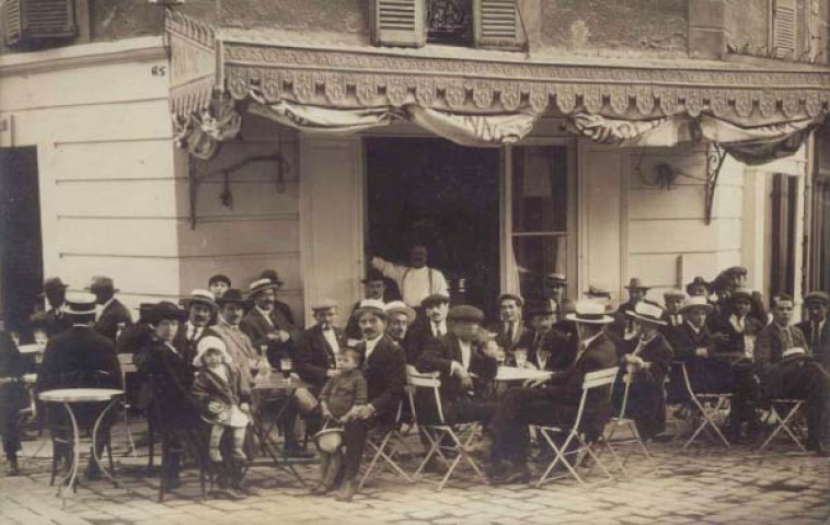 Café du théâtre, place de l'hôtel de ville