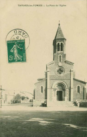 Tamaris. Place de l'église