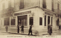 La Société Générale, angle rue Sauvages et rue d'Avéjan