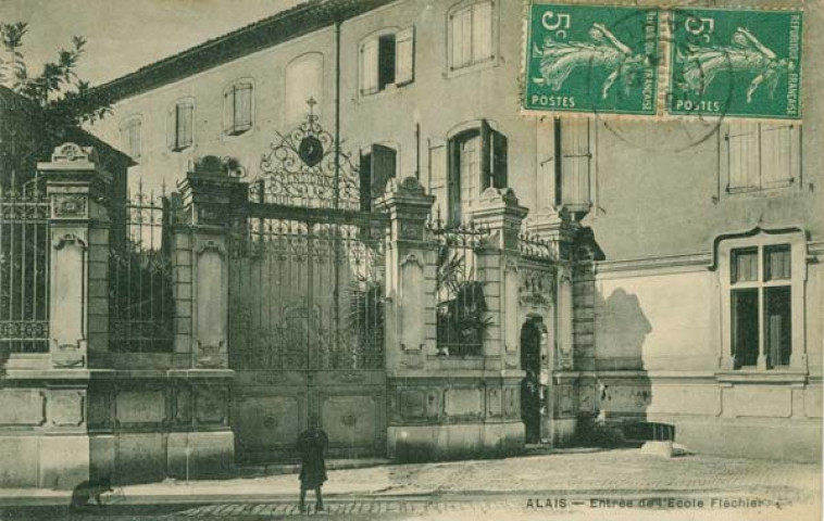 Entrée de l'école Fléchier