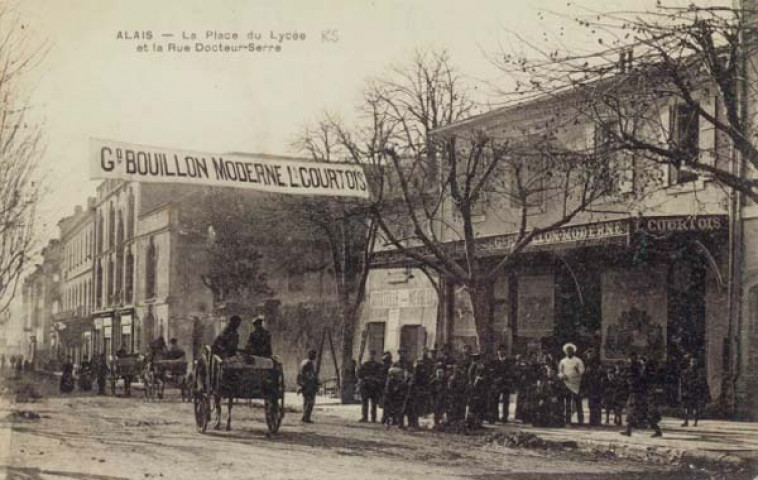 Grand Bouillon moderne. Louis Courtois, place du lycée et rue du docteur Serre