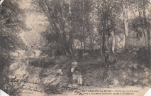 Pont sur la rivière de Lalauzène donnant accès à la station