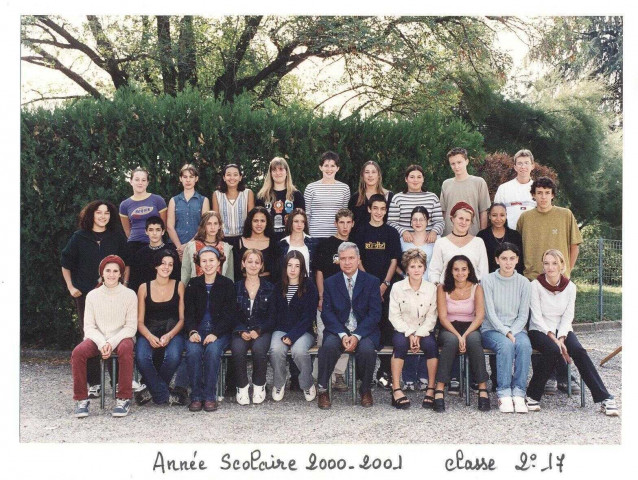 Photo de classe du lycée Jean-Baptiste Dumas : Classe de 2ème 17