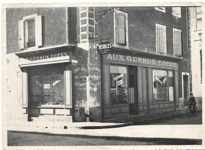 Aux grands Docks, chaussures P. Coiras (changement de propriétaire) 