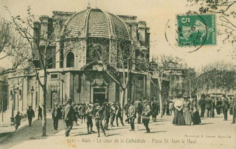 Cathédrale et haute place Saint-Jean