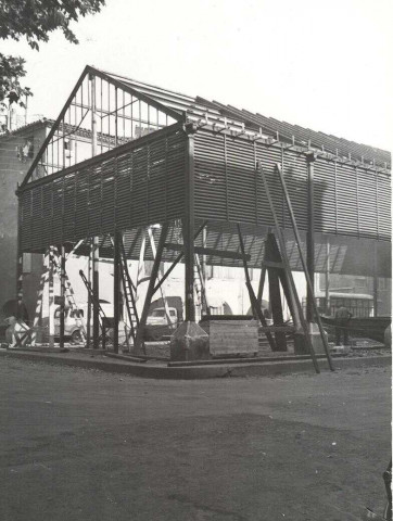 Démolition, démontage de la halle du Vieux Marché 