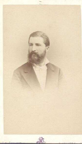 Portrait d'homme barbu