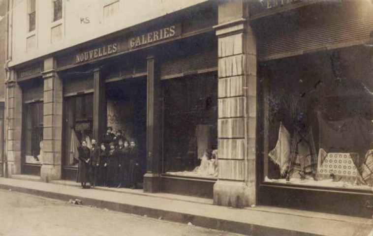 Les Nouvelles Galeries, place de la République