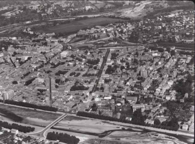 Panorama, secteur place Gabriel Péri, pont Neuf, le Tempéras, au fond les Prés Saint-Jean et Clavières 