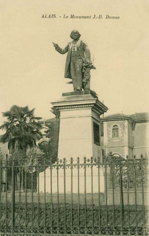 Le monument Jean-Baptiste Dumas