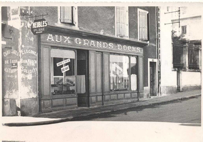 Aux grands Docks, chaussures P. Coiras (changement de propriétaire) 