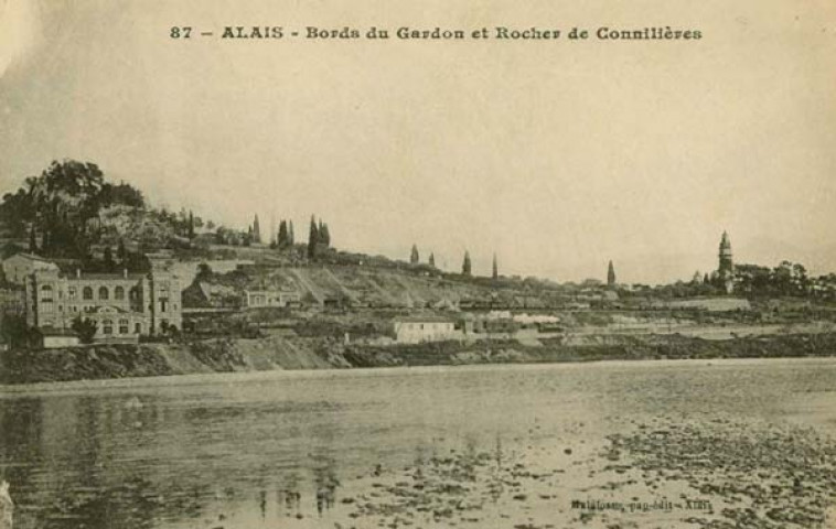 Bords du Gardon et rocher de Conilhères