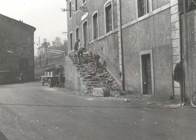 Démolition de l'escalier de la gare de Tamaris