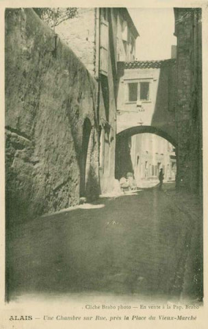Chambre sur rue, près de la place du vieux marché