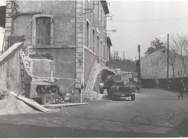 Démolition de l'escalier de la gare de Tamaris