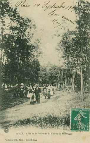 Allée de la Prairie et champ de manoeuvre