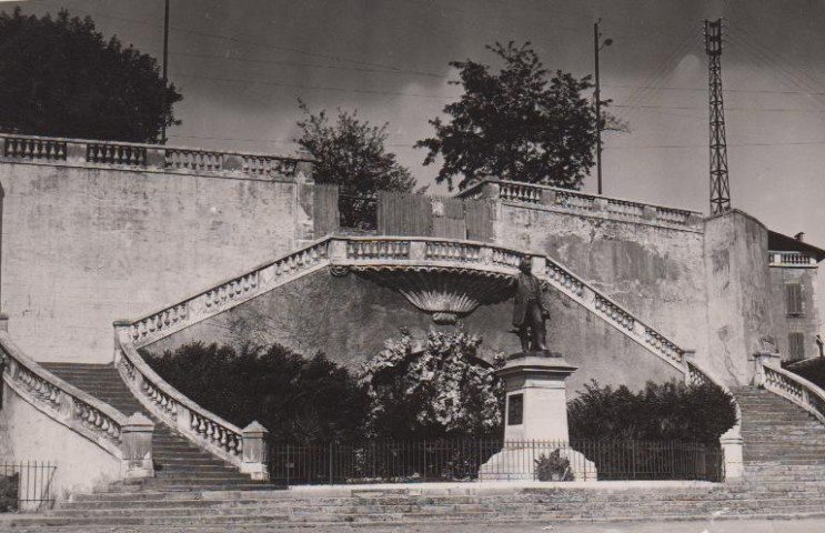 Escalier de la Maréchale, statue de Jean-Baptiste Dumas