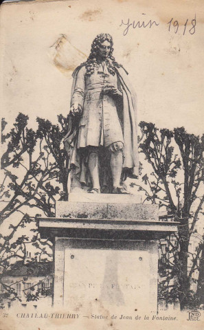 Chateau-Thierry. Statue de Jean de la Fontaine