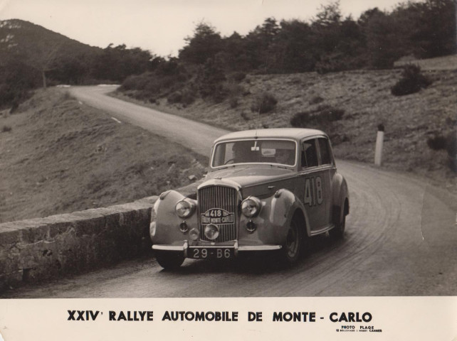 XXIVe Rallye Automobile de Monte -Carlo. Max Romanet conduit la voiture 418