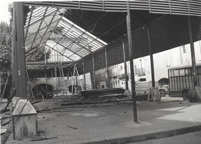 Démolition, démontage de la halle du Vieux Marché 